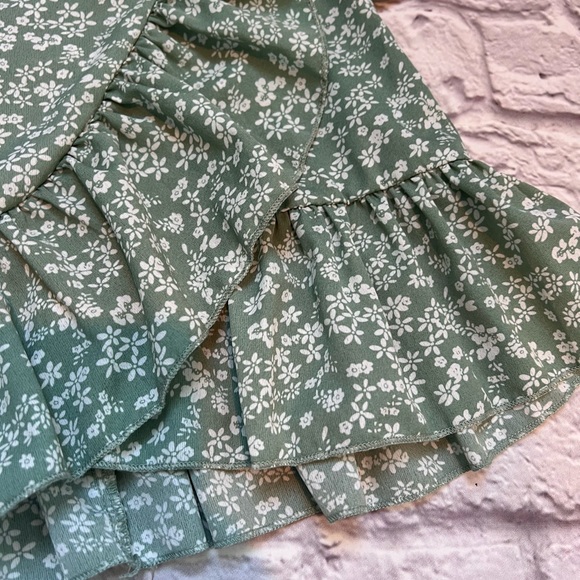 SHEIN green and white floral wrap skirt NEW - Picture 2 of 6